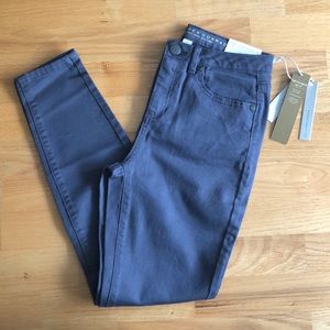 NWT Lauren Conrad high rise jegging